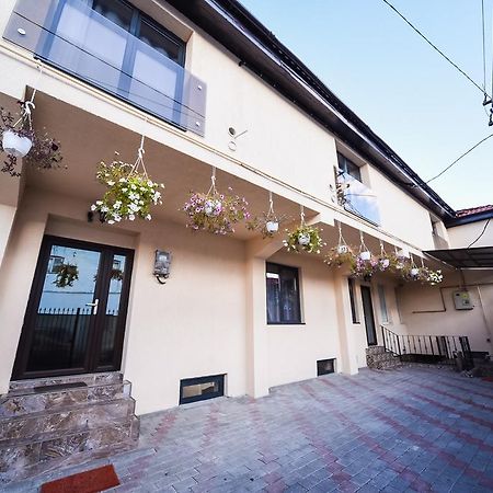 A Pousada Nelana Cluj-Napoca Exterior foto