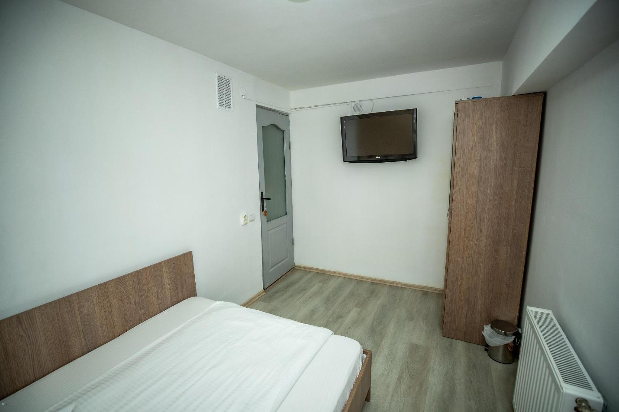 A Pousada Nelana Cluj-Napoca Exterior foto