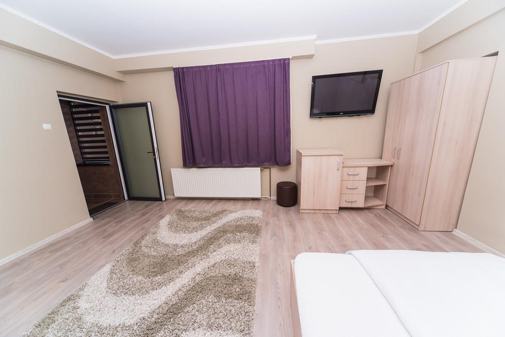 A Pousada Nelana Cluj-Napoca Exterior foto