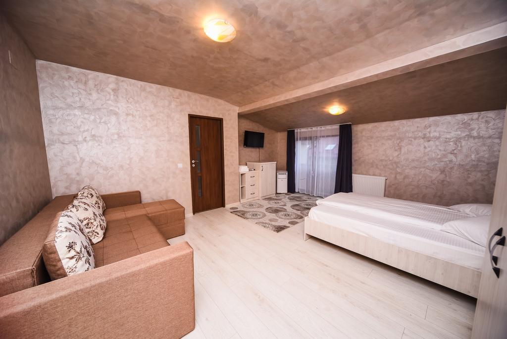 A Pousada Nelana Cluj-Napoca Exterior foto