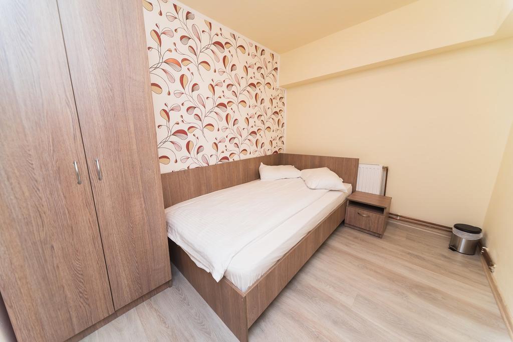 A Pousada Nelana Cluj-Napoca Exterior foto