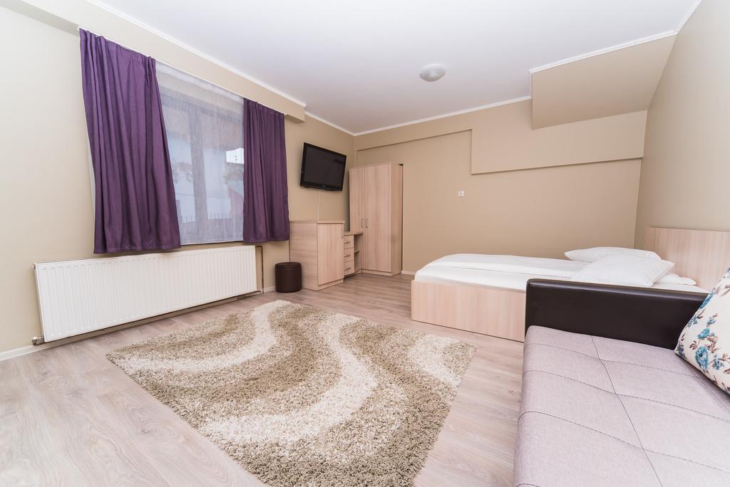 A Pousada Nelana Cluj-Napoca Exterior foto