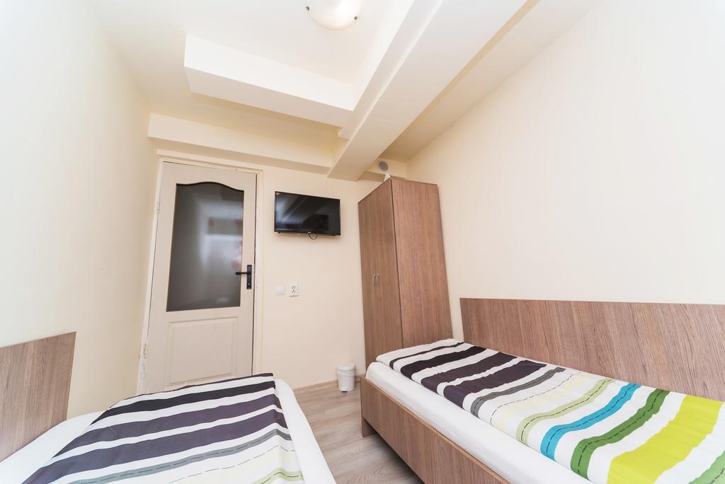 A Pousada Nelana Cluj-Napoca Exterior foto